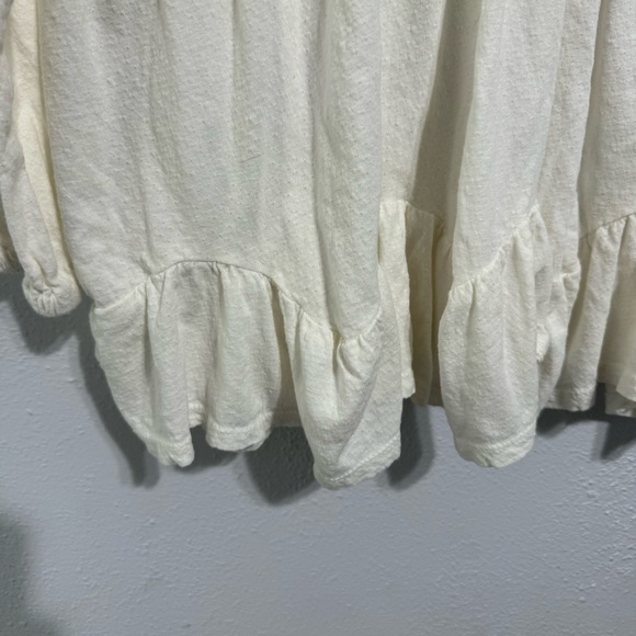 Anthropologie cream ruffle trapeze swing top med - Picture 4 of 8